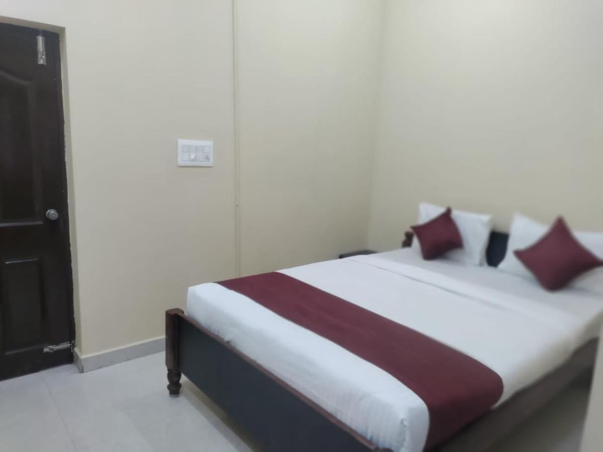 מלון מייזור Vrs Residency מראה חיצוני תמונה
